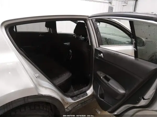 KNDPMCAC0H7079007 2017 KIA SPORTAGE - Image 8