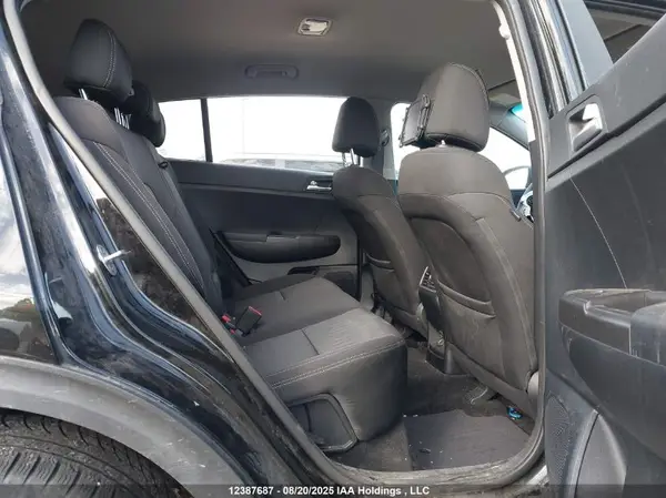 KNDPMCAC0H7082098 2017 KIA SPORTAGE - Image 8