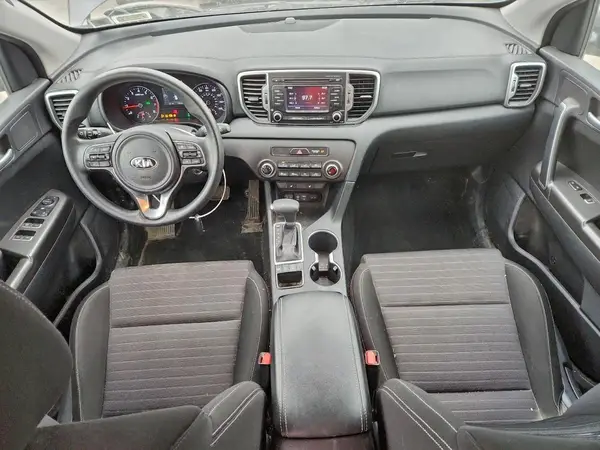 KNDPMCAC0H7101006 2017 KIA SPORTAGE - Image 8