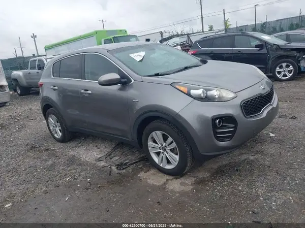 KNDPMCAC0H7103628 2017 KIA SPORTAGE - Image 1