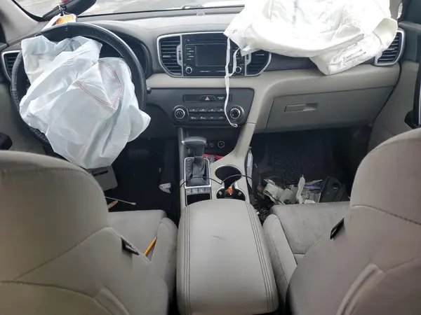 KNDPMCAC0H7121174 2017 KIA SPORTAGE - Image 8