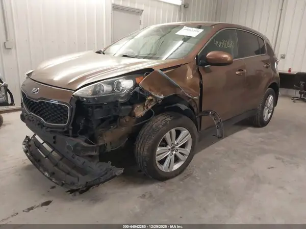 KNDPMCAC0H7139951 2017 KIA SPORTAGE - Image 2