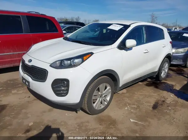 KNDPMCAC0H7141635 2017 KIA SPORTAGE - Image 2