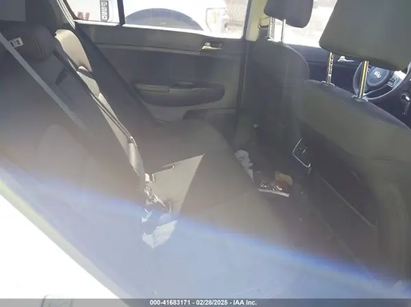 KNDPMCAC0H7141635 2017 KIA SPORTAGE - Image 8