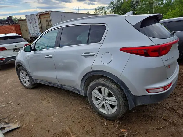 KNDPMCAC0H7148391 2017 KIA SPORTAGE - Image 2