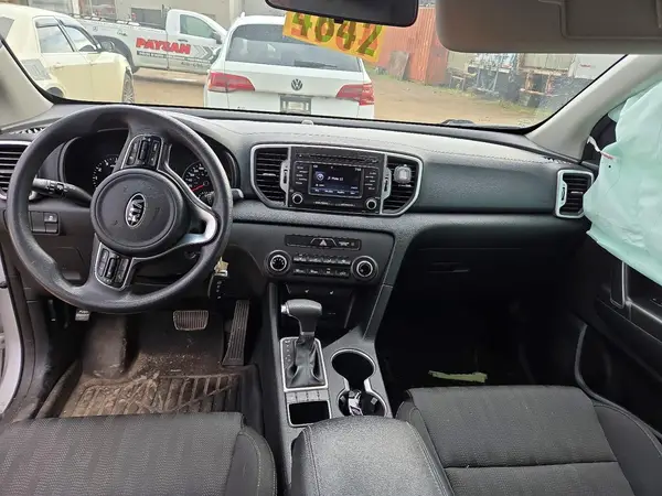 KNDPMCAC0H7148391 2017 KIA SPORTAGE - Image 8