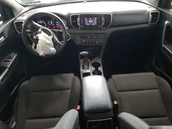KNDPMCAC0H7155647 2017 KIA SPORTAGE - Image 8