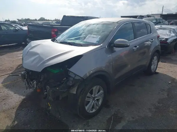 KNDPMCAC0H7160587 2017 KIA SPORTAGE - Image 2