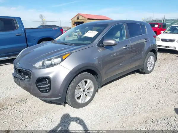 KNDPMCAC0H7161089 2017 KIA SPORTAGE - Image 2