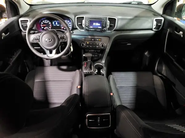 KNDPMCAC0H7184601 2017 KIA SPORTAGE - Image 8