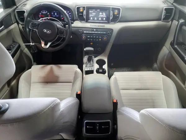 KNDPMCAC0H7221033 2017 KIA SPORTAGE - Image 8