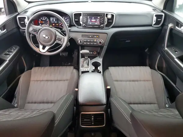 KNDPMCAC0H7236891 2017 KIA SPORTAGE - Image 8