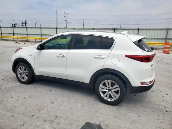 KNDPMCAC0H7237703 2017 KIA SPORTAGE - Image 2