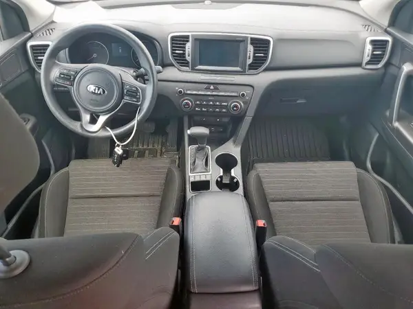 KNDPMCAC0H7237703 2017 KIA SPORTAGE - Image 8