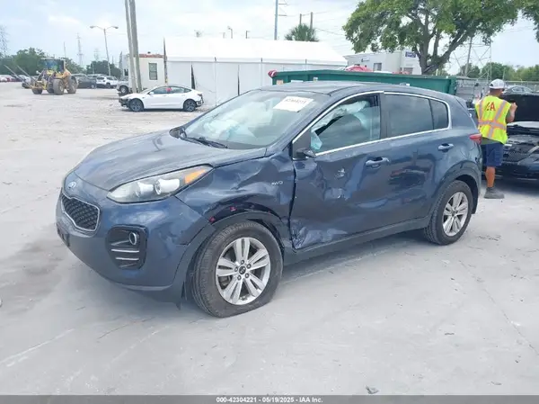 KNDPMCAC0H7239466 2017 KIA SPORTAGE - Image 2