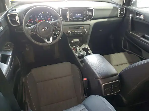 KNDPMCAC0H7242464 2017 KIA SPORTAGE - Image 8