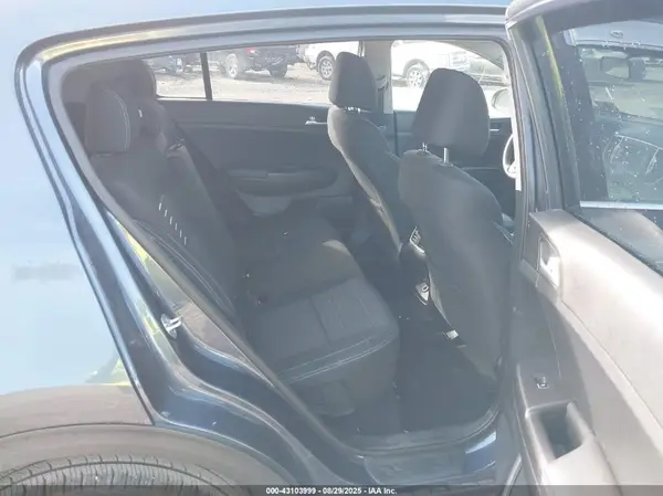 KNDPMCAC0H7254078 2017 KIA SPORTAGE - Image 8