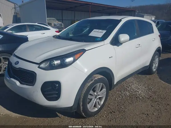 KNDPMCAC0H7255215 2017 KIA SPORTAGE - Image 2