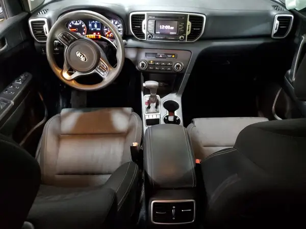 KNDPMCAC0H7277716 2017 KIA SPORTAGE - Image 8
