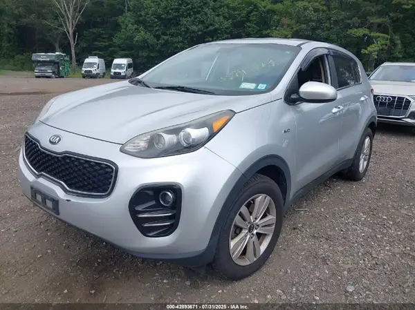 KNDPMCAC0H7284052 2017 KIA SPORTAGE - Image 2