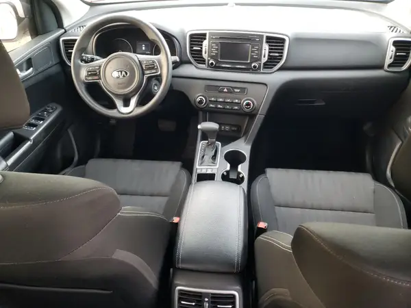 KNDPMCAC0H7298131 2017 KIA SPORTAGE - Image 8
