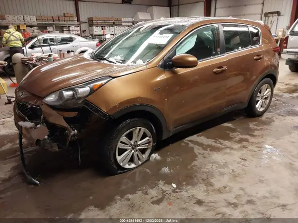 KNDPMCAC0J7303995 2018 KIA SPORTAGE - Image 2