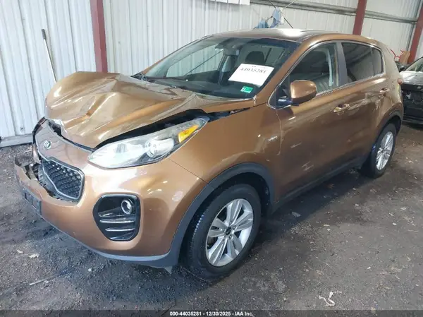 KNDPMCAC0J7304855 2018 KIA SPORTAGE - Image 2