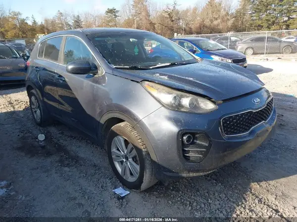 KNDPMCAC0J7305066 2018 KIA SPORTAGE - Image 1