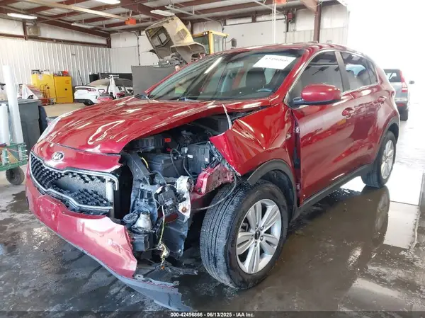 KNDPMCAC0J7327536 2018 KIA SPORTAGE - Image 2