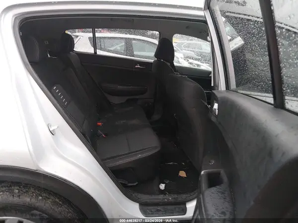 KNDPMCAC0J7343509 2018 KIA SPORTAGE - Image 8