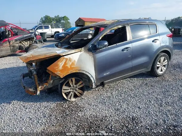 KNDPMCAC0J7347138 2018 KIA SPORTAGE - Image 2