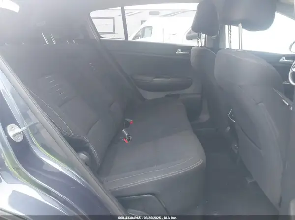 KNDPMCAC0J7347348 2018 KIA SPORTAGE - Image 8