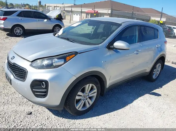 KNDPMCAC0J7351044 2018 KIA SPORTAGE - Image 2