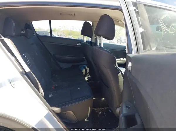 KNDPMCAC0J7351044 2018 KIA SPORTAGE - Image 8
