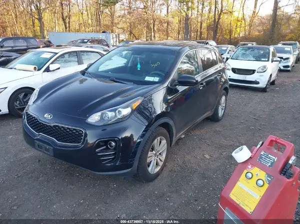 KNDPMCAC0J7352596 2018 KIA SPORTAGE - Image 2