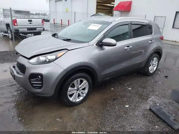 KNDPMCAC0J7352906 2018 KIA SPORTAGE - Image 2