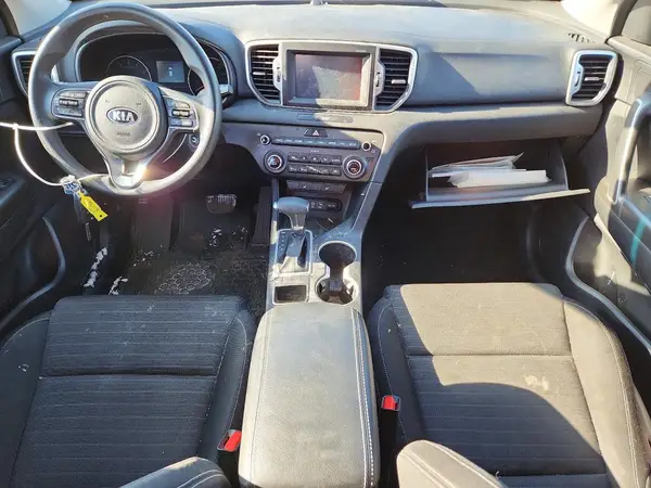 KNDPMCAC0J7354414 2018 KIA SPORTAGE - Image 8