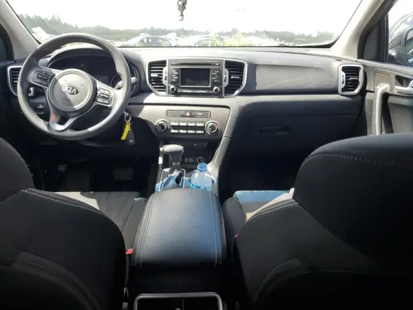 KNDPMCAC0J7357989 2018 KIA SPORTAGE - Image 8