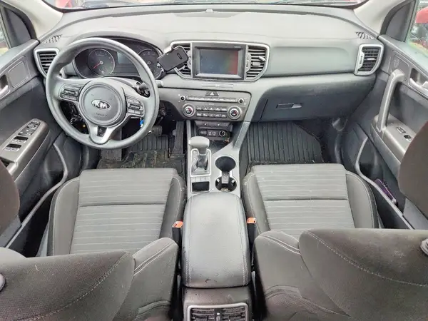 KNDPMCAC0J7361654 2018 KIA SPORTAGE - Image 8