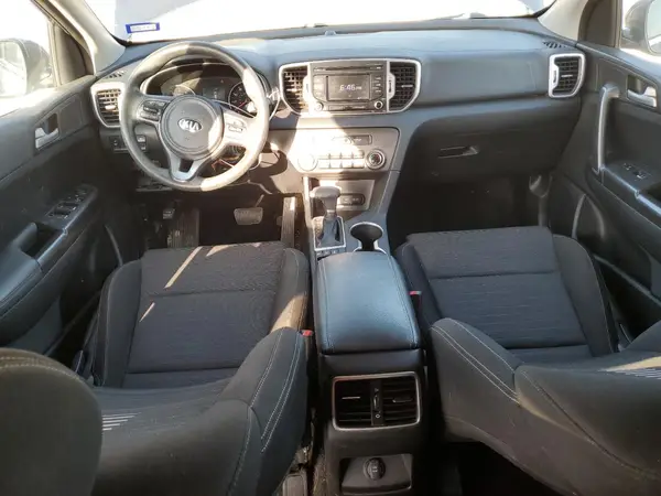 KNDPMCAC0J7364201 2018 KIA SPORTAGE - Image 8