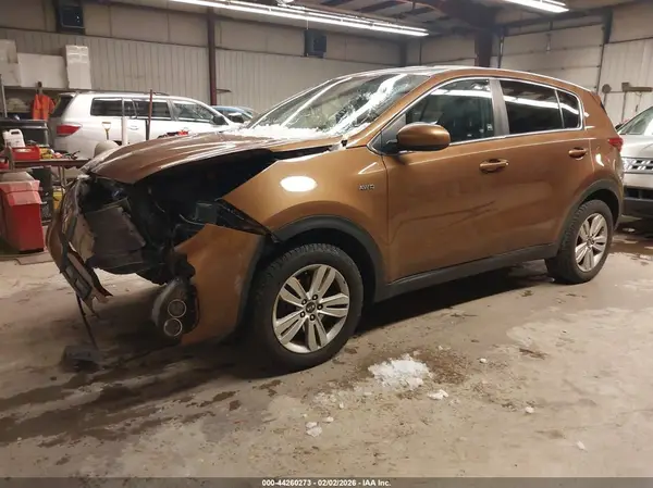 KNDPMCAC0J7367633 2018 KIA SPORTAGE - Image 2
