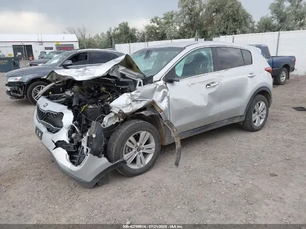 KNDPMCAC0J7371861 2018 KIA SPORTAGE - Image 2