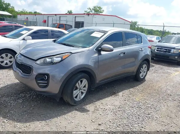 KNDPMCAC0J7376980 2018 KIA SPORTAGE - Image 2