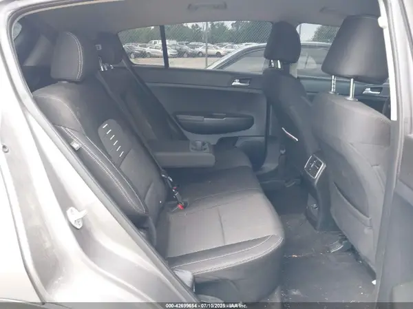 KNDPMCAC0J7376980 2018 KIA SPORTAGE - Image 8