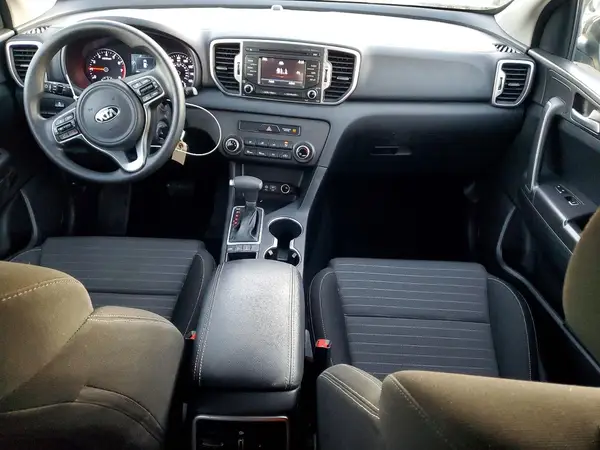 KNDPMCAC0J7379300 2018 KIA SPORTAGE - Image 8
