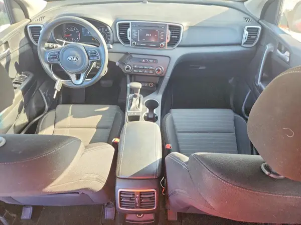 KNDPMCAC0J7389499 2018 KIA SPORTAGE - Image 8