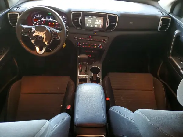 KNDPMCAC0J7393116 2018 KIA SPORTAGE - Image 8