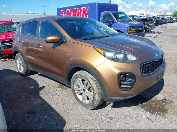 KNDPMCAC0J7400873 2018 KIA SPORTAGE - Image 1