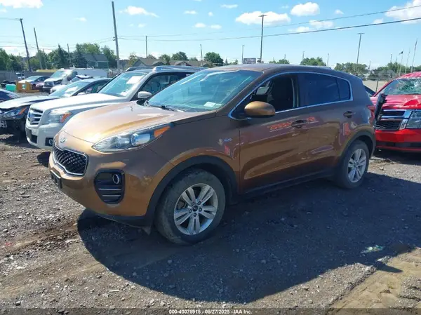 KNDPMCAC0J7400873 2018 KIA SPORTAGE - Image 2