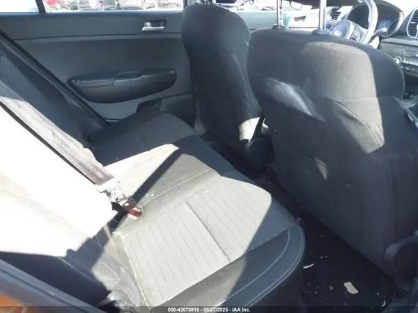 KNDPMCAC0J7400873 2018 KIA SPORTAGE - Image 8